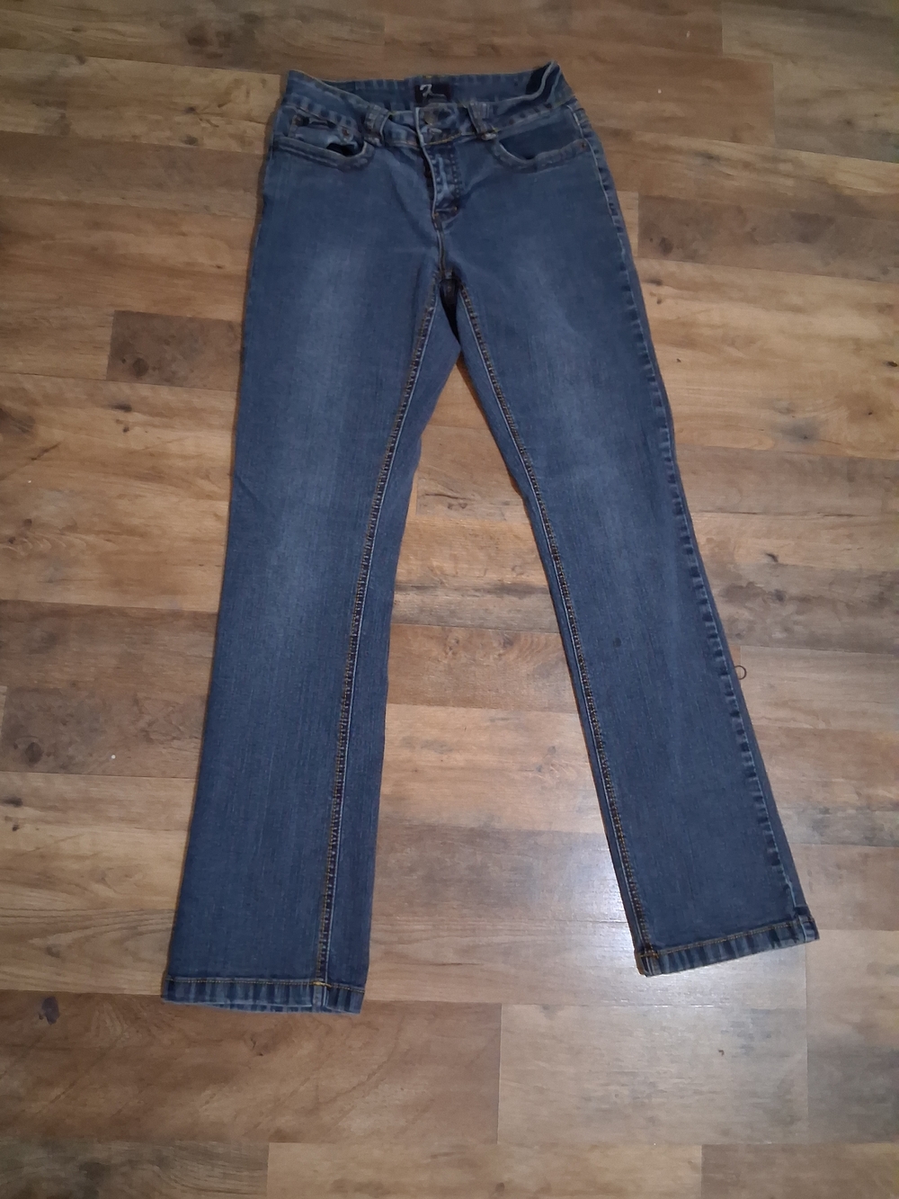 Women's Straight-Leg Jeans in Washed Blue